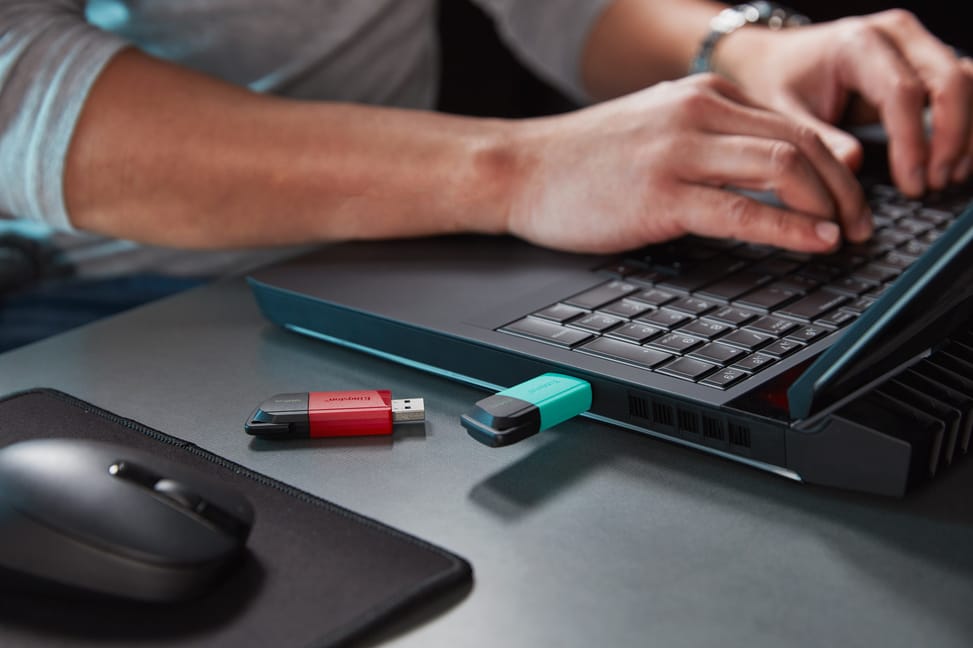 Kingston Technology DataTraveler 128GB USB3.2 Gen1 Exodia M (Noir + Rouge) (DTXM/128GB) — image 13