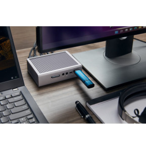 Kingston Technology IronKey 256 Go Vault Privacy 50 chiffrée AES-256, FIPS 197 (IKVP50/256GB)