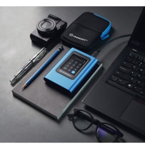 Kingston Technology IronKey 960Go Vault Privacy 80 XTS-AES 256-bit SSD externe chiffré (IKVP80ES/960G)