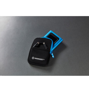 Kingston Technology IronKey 1920Go Vault Privacy 80 XTS-AES 256-bit SSD externe chiffré (IKVP80ES/1920G)
