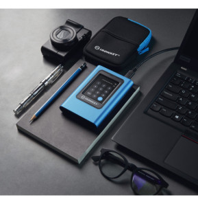 Kingston Technology IronKey 1920Go Vault Privacy 80 XTS-AES 256-bit SSD externe chiffré (IKVP80ES/1920G)