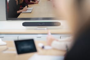 POLY Barre de visioconférence tout-en-un Studio X50 avec kit de contrôleur TC8 (83Z47AA) — image 5