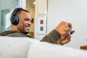POLY Micro-casque Voyager Surround 80 UC USB-C + adaptateur USB-C/A (8G7T9AA) — image 7