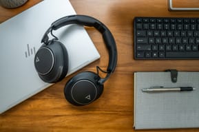 POLY Micro-casque Voyager Surround 80 UC USB-C + adaptateur USB-C/A (8G7T9AA) — image 8