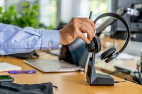 POLY Micro-casque Voyager 4320 certifié Microsoft Teams USB-C +dongle BT700 (77Z30AA) — image 8