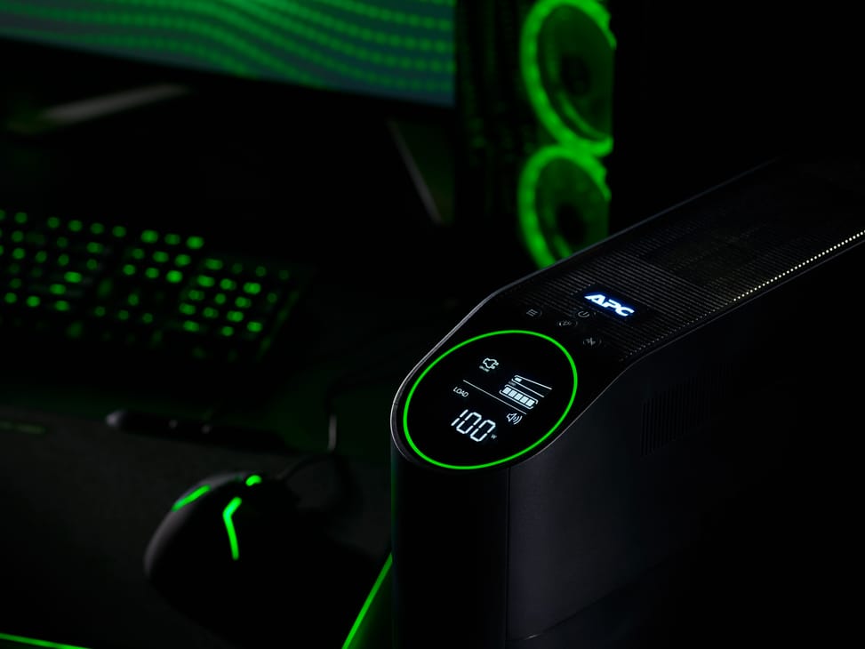 APC Back-UPS Pro BGM2200B-GR - 2200VA/1320 W, 4 prises Schuko et 2 prises C13, 3 chargeurs USB, port de données USB — image 7