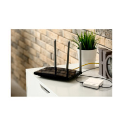 APC mini UPS CP12036LI - Alimentation de secours 12Vdc, 36W, Li-ion, protège WiFi, routeurs, caméras IP, etc. (CP12036LI)