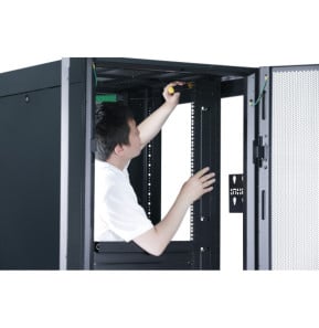 APC EASY RACK 600MM/42U/800MM WITH ROOF SIDE PANEL CASTORS FEET AND 4 BRACKETS NO BOTTOM BLACK Rack autonome Noir (ER6282)