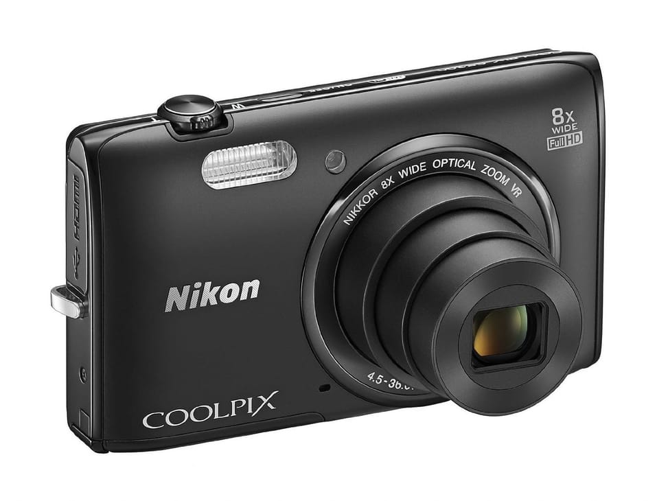 Appareil photo Nikon Coolpix S5300 - 16MP /8X + Etui et Carte SD offerts — image 1
