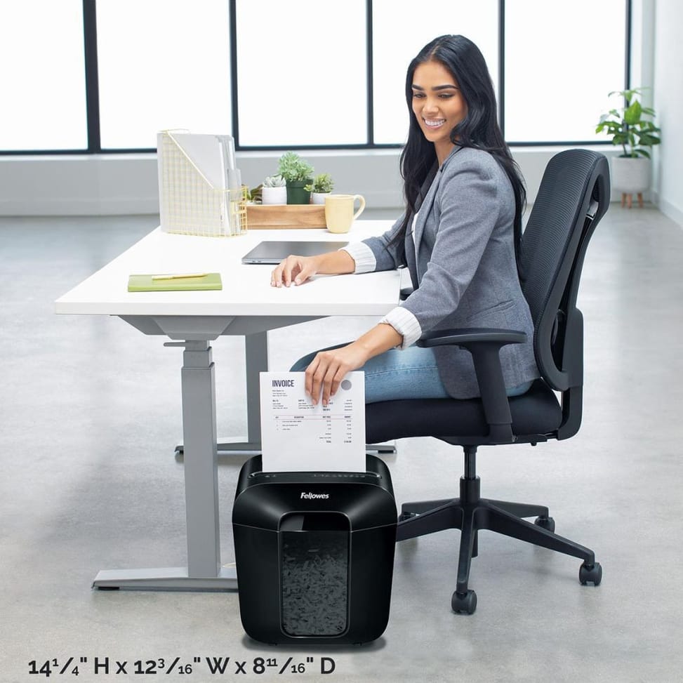 Fellowes Powershred® LX25 Shredder — P-4 Security · 11.5 L · 6 sheets/pass — image 6