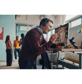 POLY Micro-casque Voyager Focus 2-M Certifié Microsoft Teams avec base de chargement (77Y90AA)
