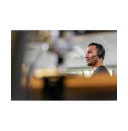 POLY Micro-casque stéréo USB-A Voyager 4320 UC + adaptateur USB-A BT700 + base de chargement (77Y99AA)