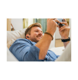 POLY Écouteurs noir charbon Voyager Free 60+ UC + adaptateur USB-C BT700 + étui de charge avec écran tactile (7Y8G4AA)
