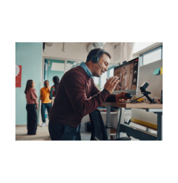POLY Micro-casque Voyager Focus 2 USB-A Certifié Microsoft Teams (77Y85AA)