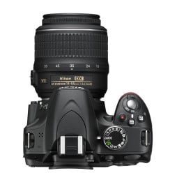 Reflex Nikon D3200 + Objectif AF-S DX 18-55mm f/3.5-5.6G VRII