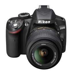 Reflex Nikon D3200 + Objectif AF-S DX 18-55mm f/3.5-5.6G VRII