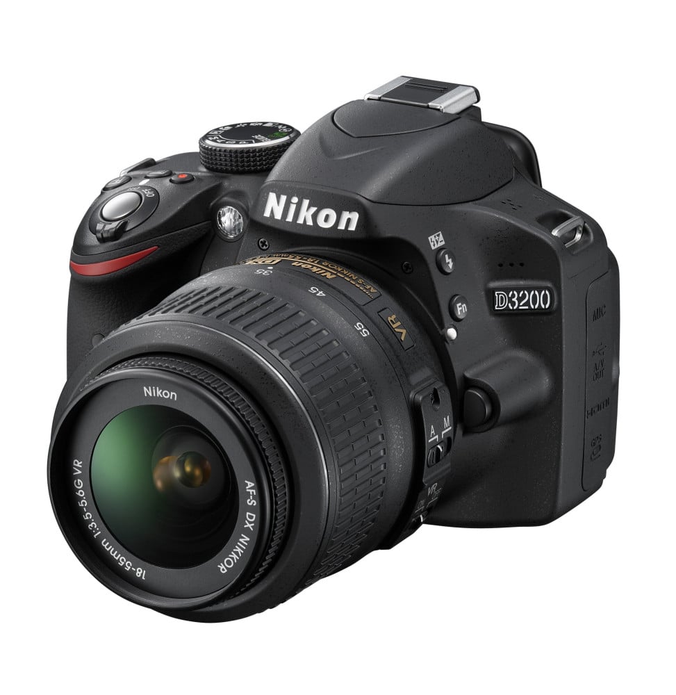 Reflex Nikon D3200 + Objectif AF-S DX 18-55mm f/3.5-5.6G VRII