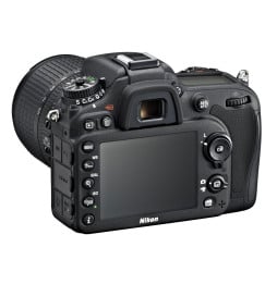 Reflex Nikon D7100 + Objectif AF-S DX Nikkor 18-140mm f/3.5-5.6G ED VR