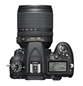 Reflex Nikon D7100 + Objectif AF-S DX Nikkor 18-140mm f/3.5-5.6G ED VR