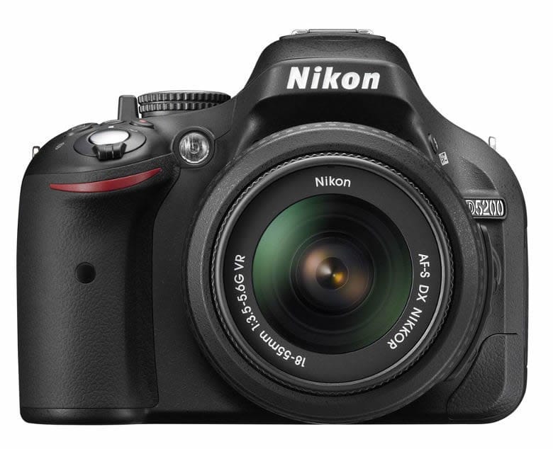 Reflex Nikon D5200 + Objectif AF-S DX Nikkor 18-55mm f/3.5-5.6G VR — image 2