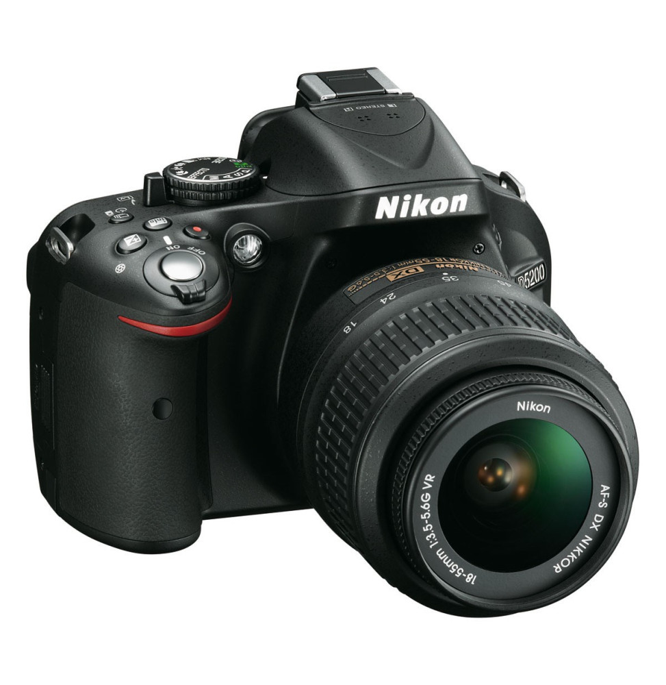 Reflex Nikon D5200 + Objectif AF-S DX Nikkor 18-55mm f/3.5-5.6G VR