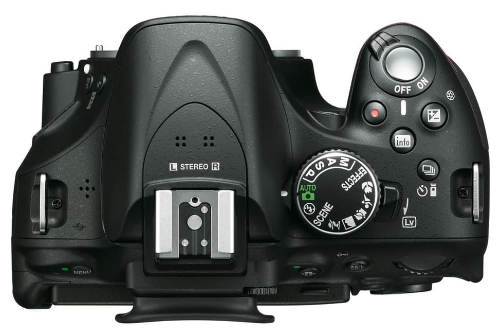Reflex Nikon D5200 + Objectif AF-S DX Nikkor 18-55mm f/3.5-5.6G VR — image 4