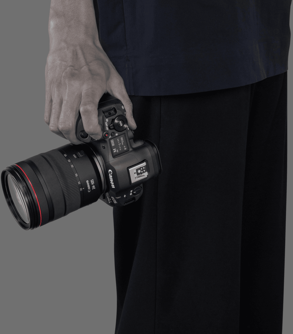 Appareil photo hybride Canon EOS R5 Mark II + Objectif RF 24-105mm F4L IS USM (6536C016AA) — image 9