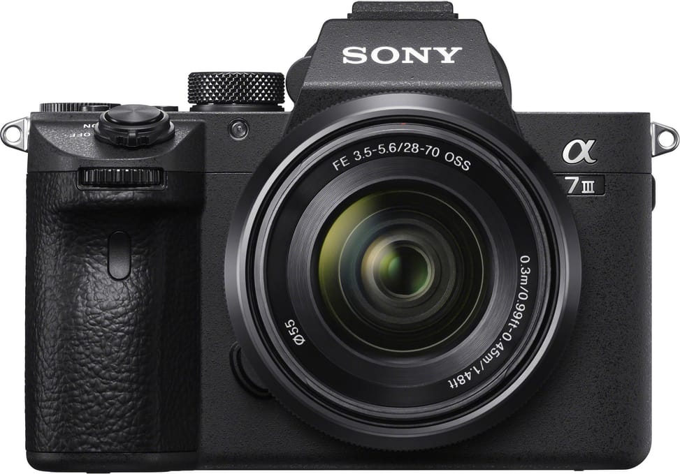 Appareil photo hybride Sony Alpha 7 III + objectif zoom 28-70 mm (ILCE-7M3K) — image 1