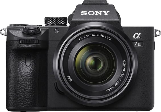 Appareil photo hybride Sony Alpha 7 III + objectif zoom 28-70 mm (ILCE-7M3K)