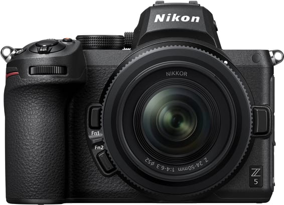 Appareil photo hybride Nikon Z5 + Objectif NIKKOR Z 24-50mm f/4-6.3 (VOA040K001)