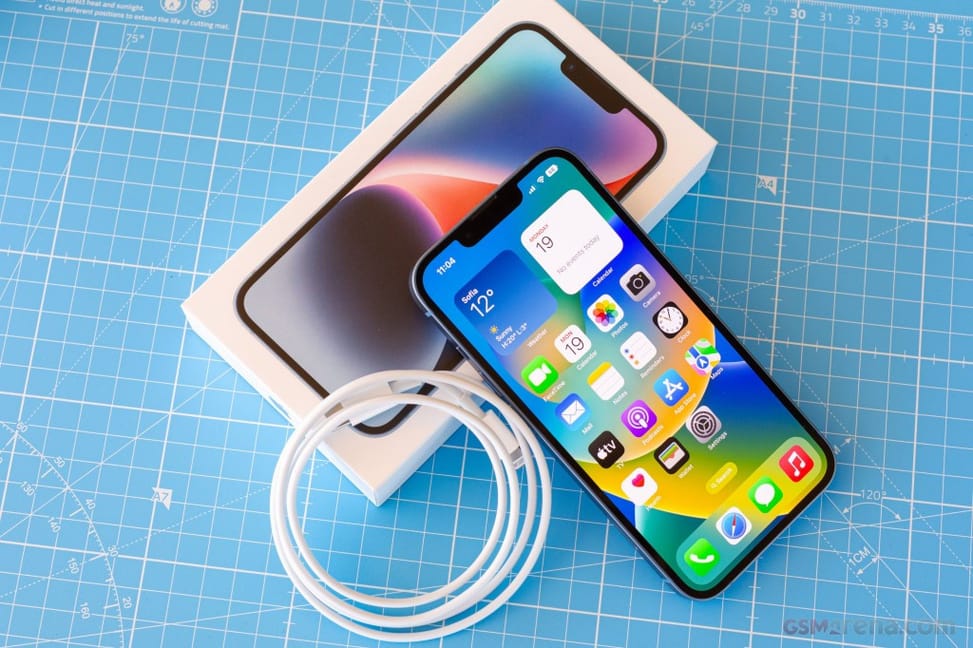 iPhone 14 — image 4