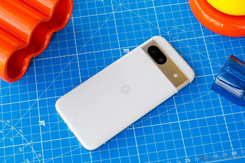 Google Pixel 8a — image 4