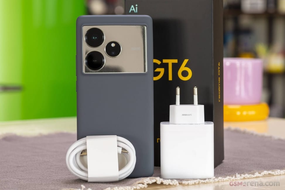 Realme GT 6 — image 3