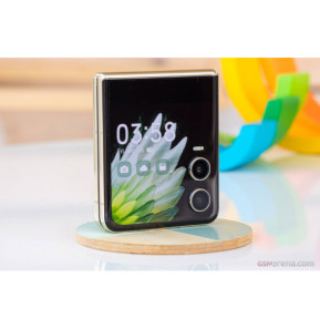 Tecno Phantom V Flip2