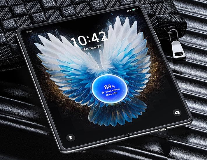 Tecno Phantom V Fold2 — image 2