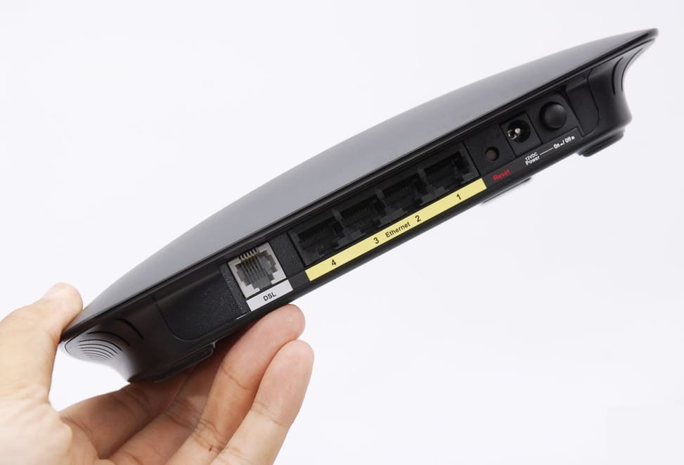 Linksys Modem routeur ADSL2+ sans fil N (WAG120N-EE)