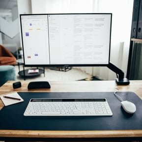 INOVU Desk Mat (Bleu marine/Jaune) — image 4
