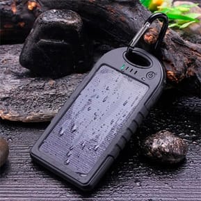 Akashi Batterie de Secours 10000 mAh Solaire Noir (ALTPBSOLAR10GR) — image 3