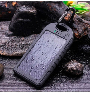 Akashi Batterie de Secours 10000 mAh Solaire Noir (ALTPBSOLAR10GR)