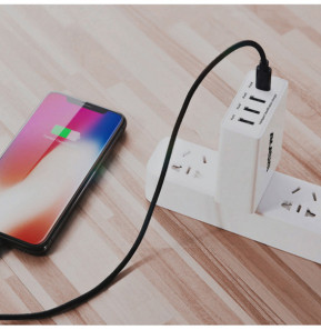 Akashi Turbo Chargeur Secteur 4 USB 5A