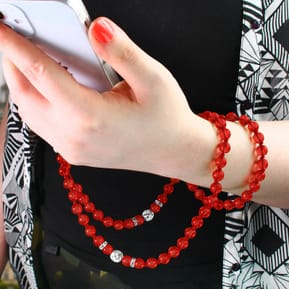 Avizar Bijou de Téléphone Bracelet à Perles Rondes Collection Glam rouge Translucide — image 4