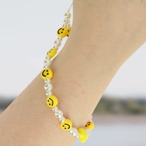 Avizar Bijou de Téléphone Bracelet à Perles, étoile et Smiley jaunes Collection Smile — image 3