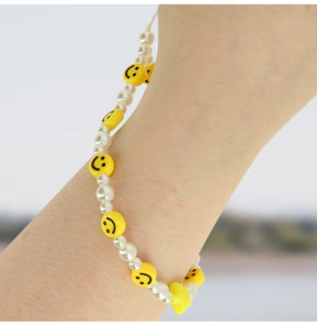 Avizar Bijou de Téléphone Bracelet à Perles, étoile et Smiley jaunes Collection Smile