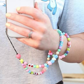 Avizar Bijou de Téléphone Bracelet Perles et Coeurs 65cm Collection Smile Multicolore — image 4