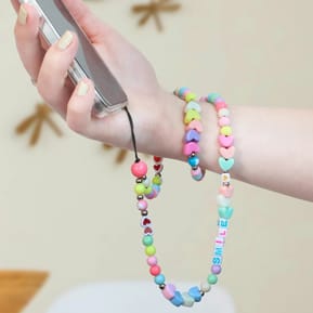 Avizar Bijou de Téléphone Bracelet Perles et Coeurs 65cm Collection Smile Multicolore — image 5