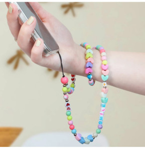 Avizar Bijou de Téléphone Bracelet Perles et Coeurs 65cm Collection Smile Multicolore