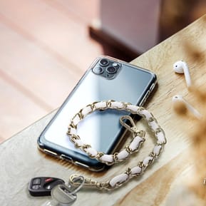 Avizar Bijou de Téléphone Chaîne Tressée Argent Simili Cuir Blanc 40cm — image 3