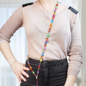 Avizar Bijou de Téléphone Collier Perles et Smiley 110cm Collection Smile Multicolore — image 5