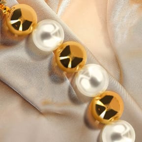Avizar Bracelet Téléphone perle dorée et blanche Clip Design Nœud papillon — image 5
