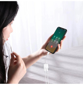 Avizar Adaptateur Audio et Charge iPhone vers Double Lightning Design compact - Blanc